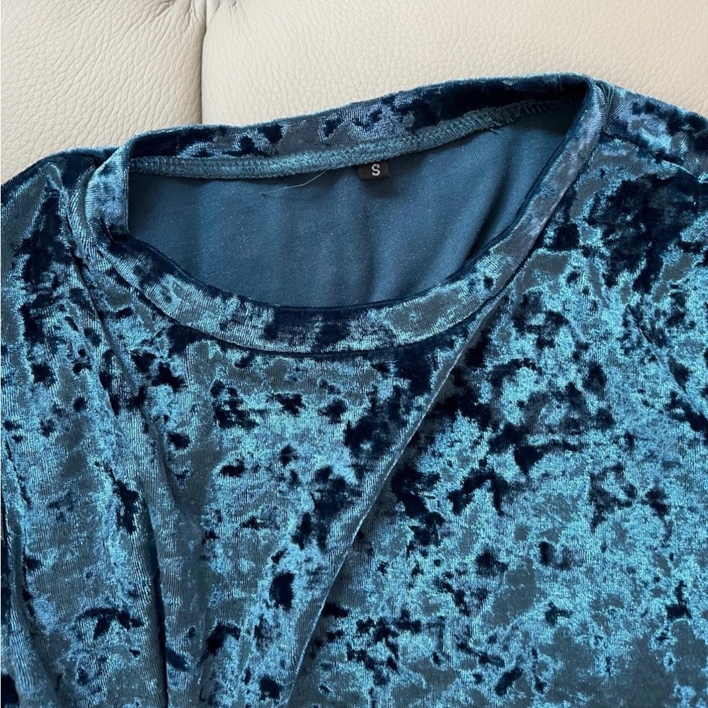 Velvet Blue Dress - Picture 4 of 4